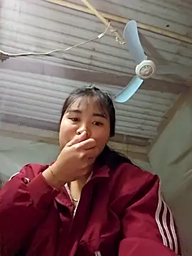 Snapshot of Squirrel-Pear chatting on November 20, 9:15 pm Squirrel-Pear online show from November 20, 9:15 pm