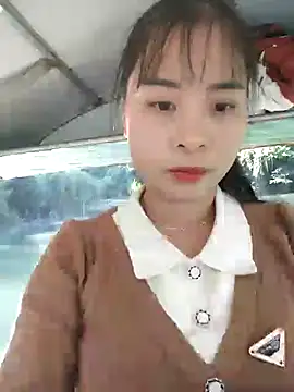 Snapshot of Squirrel-Pear chatting on November 23, 3:05 am Squirrel-Pear online show from November 23, 3:05 am