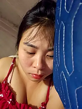 Snapshot of Squirrel-Pear chatting on December 2, 10:00 pm Squirrel-Pear online show from December 2, 10:00 pm