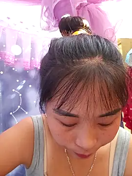 Snapshot of Squirrel-Pear chatting on October 20, 7:09 am Squirrel-Pear online show from October 20, 7:09 am