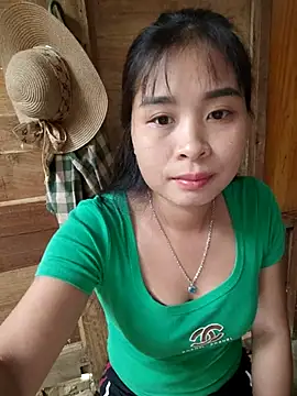 Snapshot of Squirrel-Pear chatting on October 29, 11:58 pm Squirrel-Pear online show from October 29, 11:58 pm