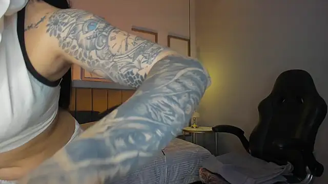 Snapshot of Nahome_Kuperth chatting on October 24, 4:00 am Nahome Kuperth online show from October 24, 4:00 am