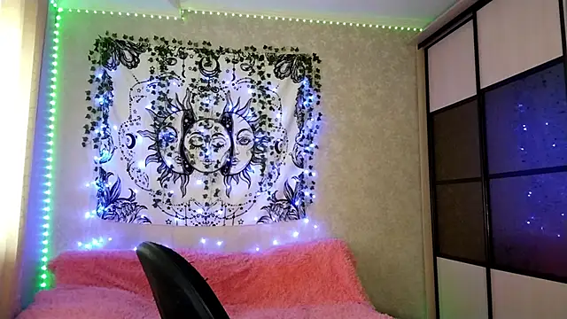 VETT KITTY online show from October 30, 7:50 am