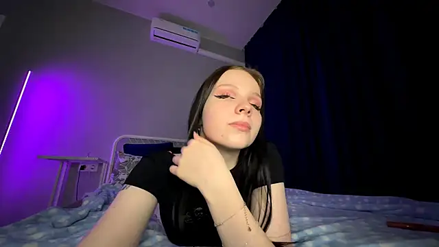 lunavoyce online show from November 9, 4:22 pm