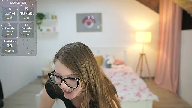 lisa mccoy  online show from November 21, 2:05 pm