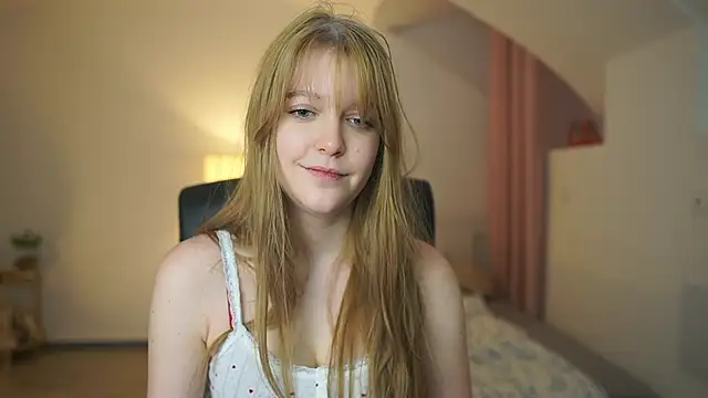 lisa mccoy  online show from March 12, 2:10 pm