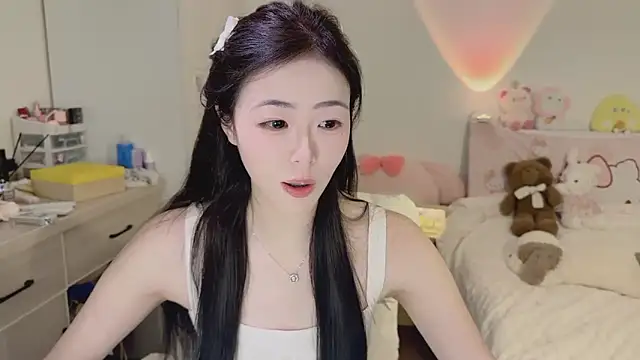 Onecutelittle online show from December 22, 7:41 am