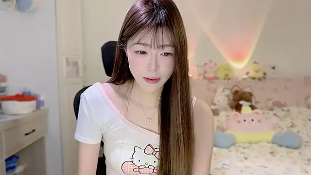 Snapshot of Onecutelittle chatting on November 17, 6:28 am Onecutelittle online show from November 17, 6:28 am