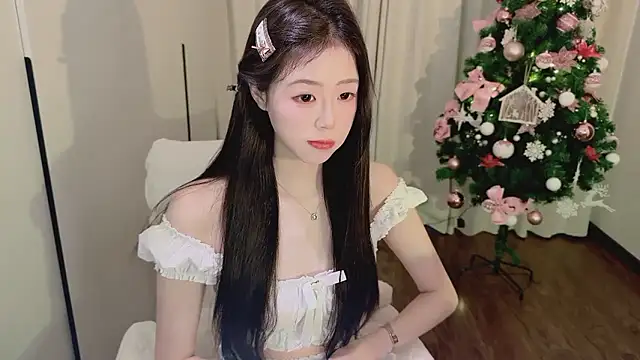 Onecutelittle online show from January 14, 6:06 am