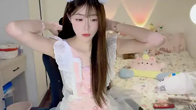 Snapshot of Onecutelittle chatting on November 14, 5:44 am Onecutelittle online show from November 14, 5:44 am