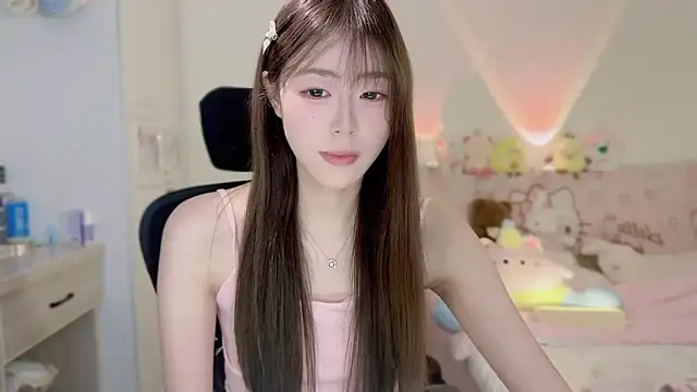 Snapshot of Onecutelittle chatting on November 6, 6:28 am Onecutelittle online show from November 6, 6:28 am