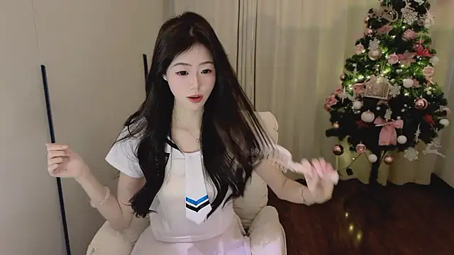 Onecutelittle online show from January 12, 7:26 am