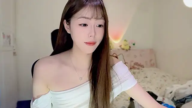 Snapshot of Onecutelittle chatting on November 25, 1:06 am Onecutelittle online show from November 25, 1:06 am