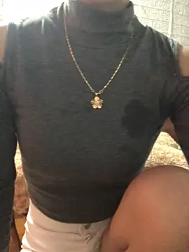 Snapshot of Kylie_beem chatting on November 6, 3:21 am Kylie beem online show from November 6, 3:21 am