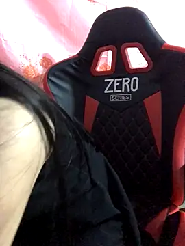 Snapshot of Kylie_beem chatting on October 28, 1:50 am Kylie beem online show from October 28, 1:50 am