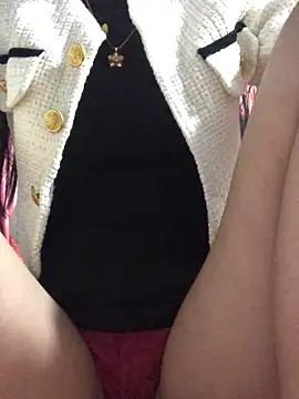 Snapshot of Kylie_beem chatting on November 3, 2:28 am Kylie beem online show from November 3, 2:28 am