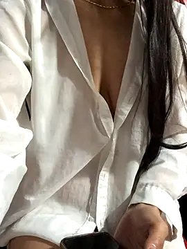 Snapshot of Kylie_beem chatting on November 2, 2:49 am Kylie beem online show from November 2, 2:49 am