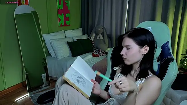 Mell Hyees online show from October 23, 8:24 am