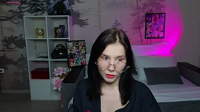 Snapshot of Mell_Hyees chatting on November 24, 6:08 pm Mell Hyees online show from November 24, 6:08 pm