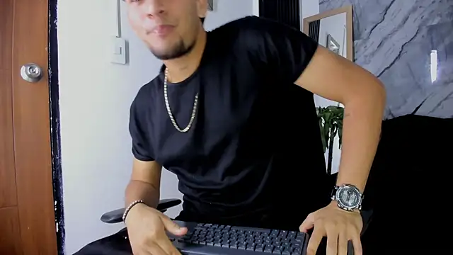 Alan-Smith1 online show from November 26, 8:09 pm