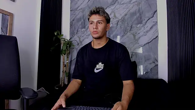 Alan-Smith1 online show from November 13, 7:51 pm