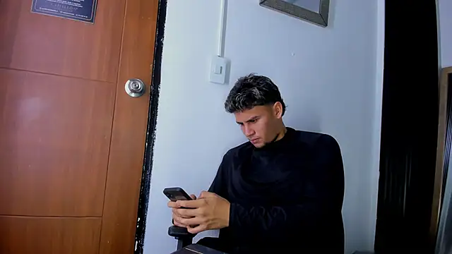 Alan-Smith1 online show from December 5, 7:23 pm