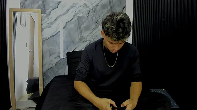 Alan-Smith1 online show from November 19, 7:25 pm