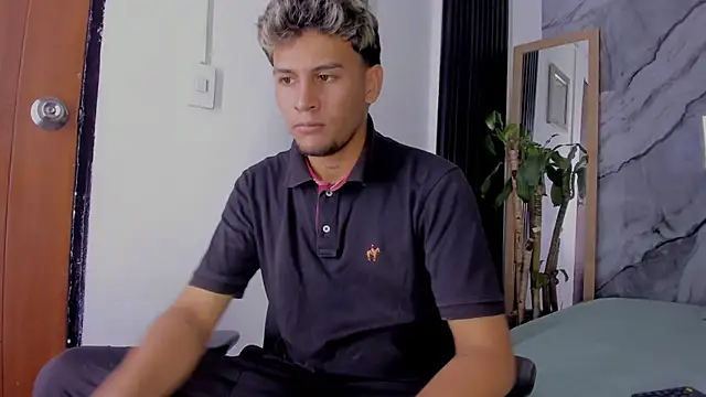 Alan-Smith1 online show from November 17, 7:40 pm