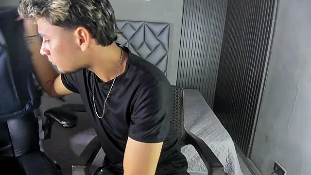 Alan-Smith1 online show from November 24, 7:47 pm