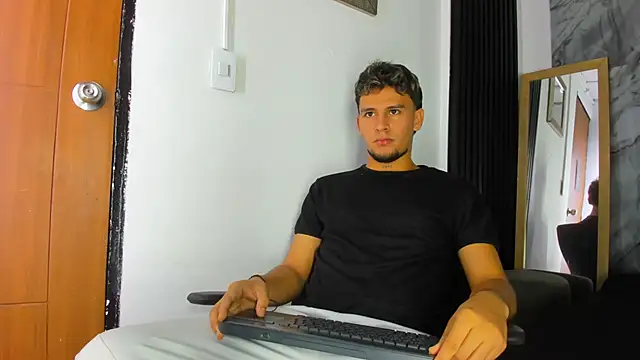 Alan-Smith1 online show from December 4, 9:03 pm