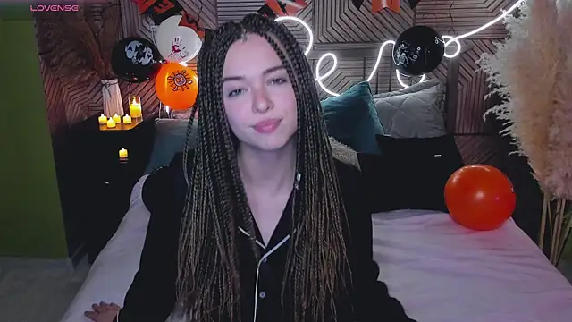 Snapshot of _HypeQueen_ chatting on October 19, 9:39 pm HypeQueen online show from October 19, 9:39 pm