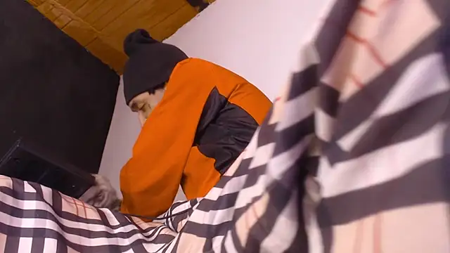 Anaconda larga online show from April 17, 2:42 pm