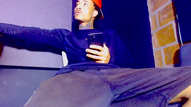 Anaconda larga online show from February 16, 2:37 pm