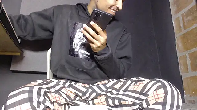 Anaconda larga online show from February 28, 2:17 pm