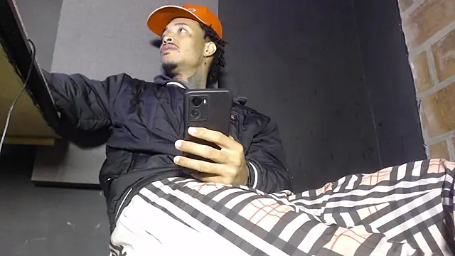 Anaconda larga online show from February 25, 1:22 pm