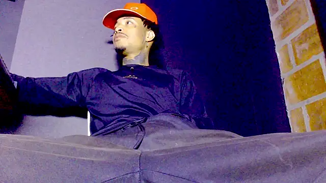 Anaconda larga online show from February 18, 1:18 pm