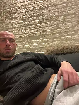 Snapshot of Rotteei1 chatting on February 16, 10:07 pm Rotteei1 online show from February 16, 10:07 pm