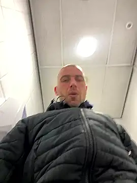 Rotteei1 online show from January 8, 9:48 am