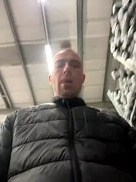 Rotteei1 online show from November 7, 8:19 am