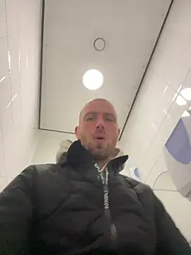 Snapshot of Rotteei1 chatting on February 18, 8:44 am Rotteei1 online show from February 18, 8:44 am