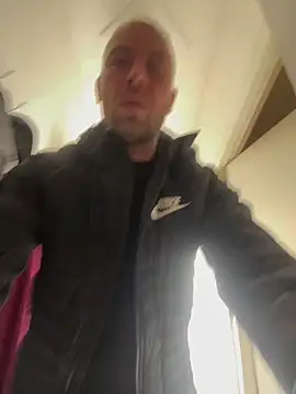 Rotteei1 online show from March 29, 9:44 am