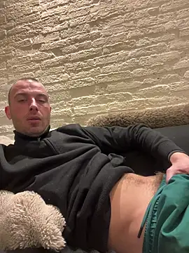 Snapshot of Rotteei1 chatting on February 5, 5:09 pm Rotteei1 online show from February 5, 5:09 pm