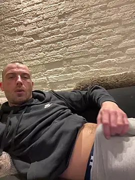 Snapshot of Rotteei1 chatting on February 6, 6:26 pm Rotteei1 online show from February 6, 6:26 pm