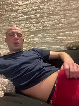 Rotteei1 online show from March 8, 7:33 am