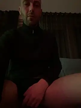 Snapshot of Rotteei1 chatting on February 11, 9:25 pm Rotteei1 online show from February 11, 9:25 pm