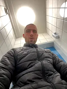 Rotteei1 online show from November 3, 1:04 pm