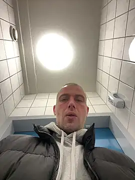 Snapshot of Rotteei1 chatting on February 20, 7:32 am Rotteei1 online show from February 20, 7:32 am