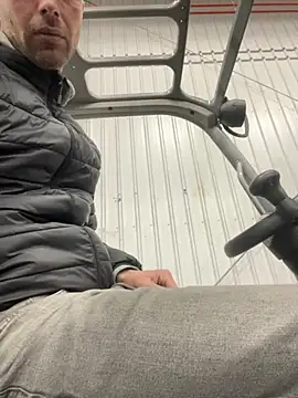 Rotteei1 online show from October 24, 7:40 am