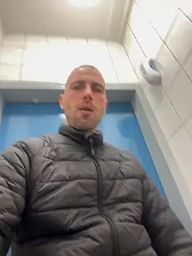 Rotteei1 online show from November 12, 9:35 am