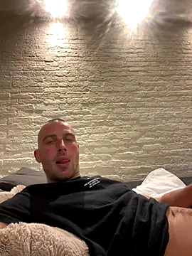 Rotteei1 online show from November 8, 1:36 pm